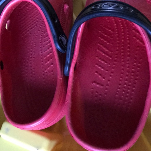 Mickey Mouse Disney. Red and black crocs - Picture 6 of 6